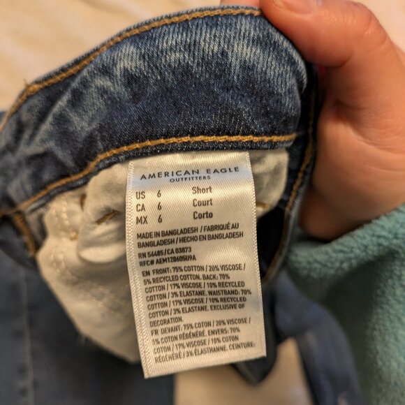 AE strigid mom jeans - Picture 2 of 3